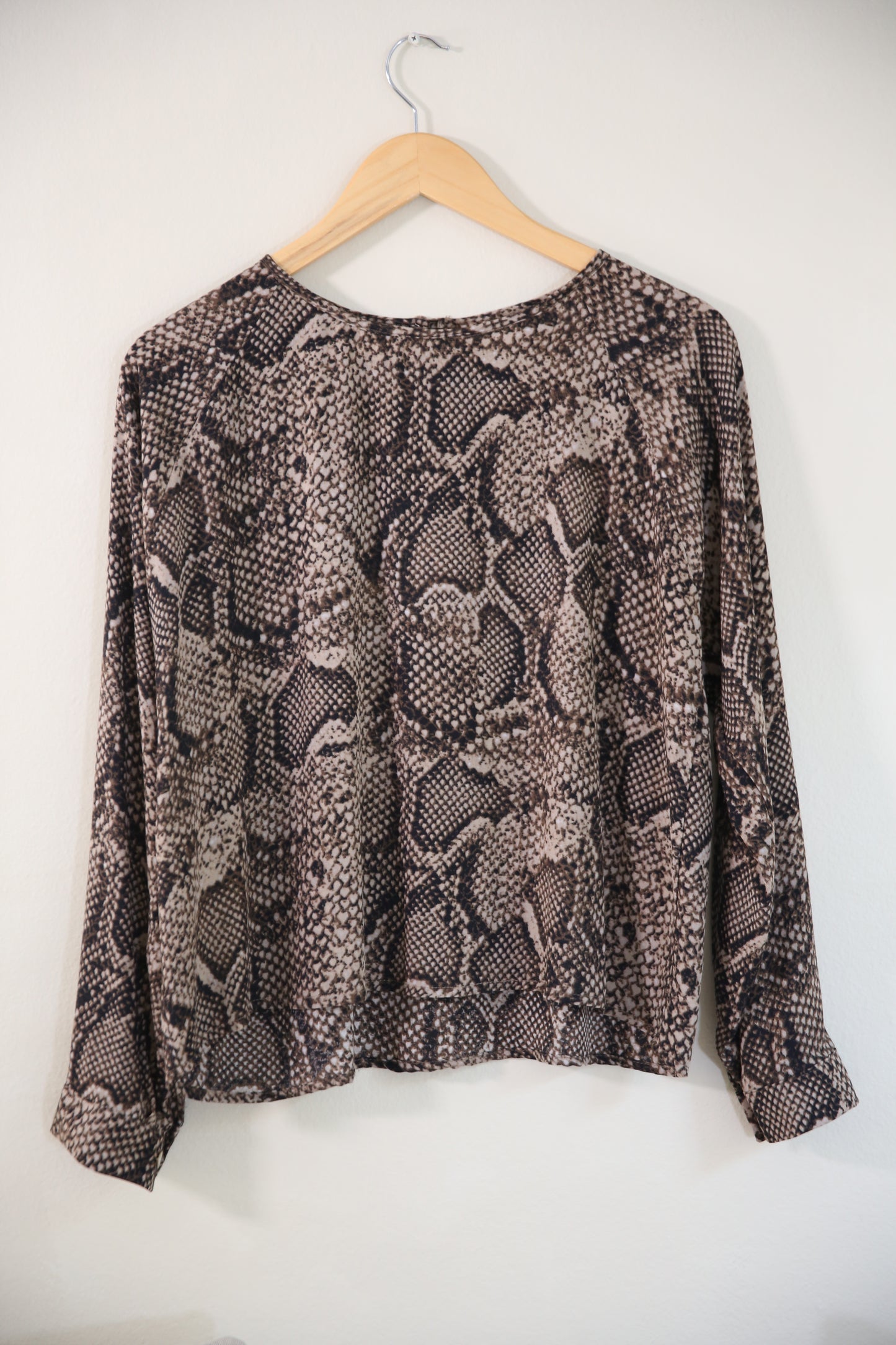 Blusa Isa Print serpiente