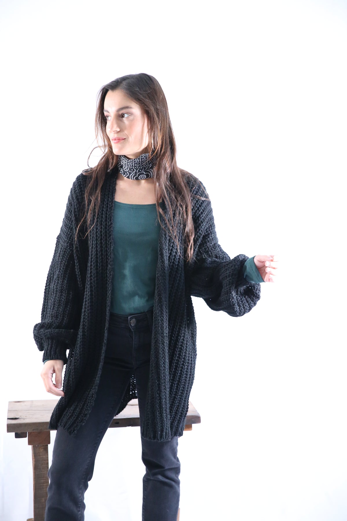 Tejido Violeta Cardigan Negro