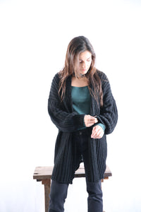 Tejido Violeta Cardigan Negro