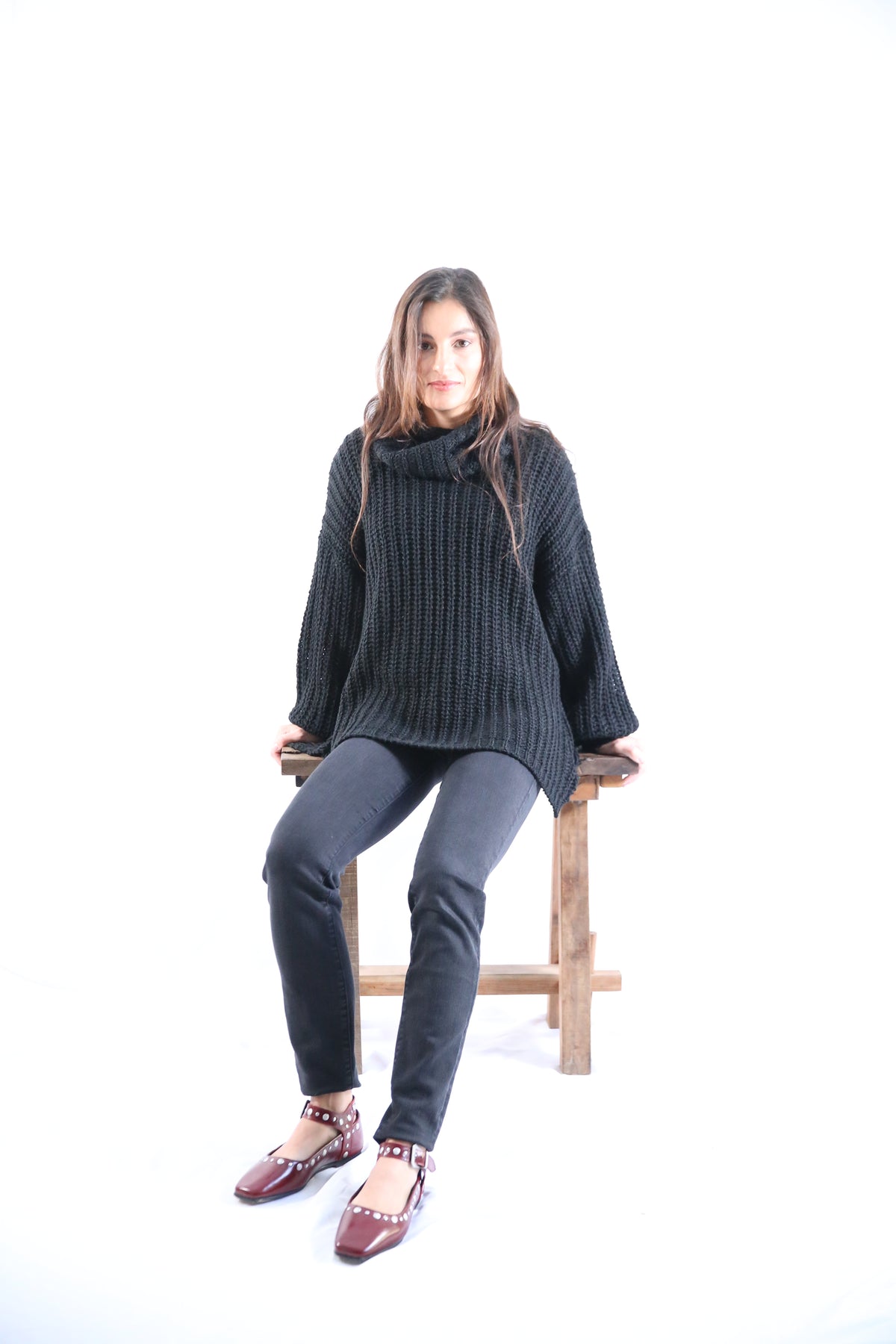 Tejido Violeta Cuello Alto Negro