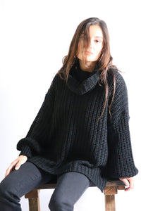 Tejido Violeta Cuello Alto Negro